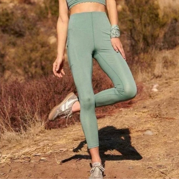 free people movement Pants - Free People Movement Pinky Promise High Rise 7/8 Leggings in Glacial Green S P